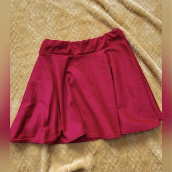 Girls Red Skirt Pleated‎ - Picture 1 of 5